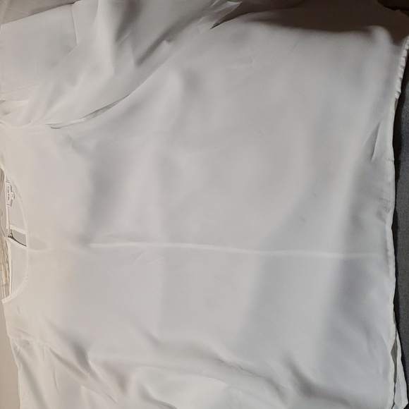 Ladies Free flowing White Batwing blouse by Wo Wo - Picture 6 of 6